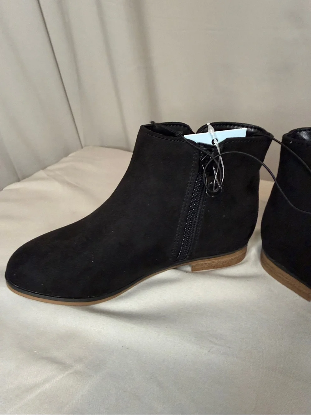 Cat & Jack kids black Penelope ankle boots zippers new faux suede 11